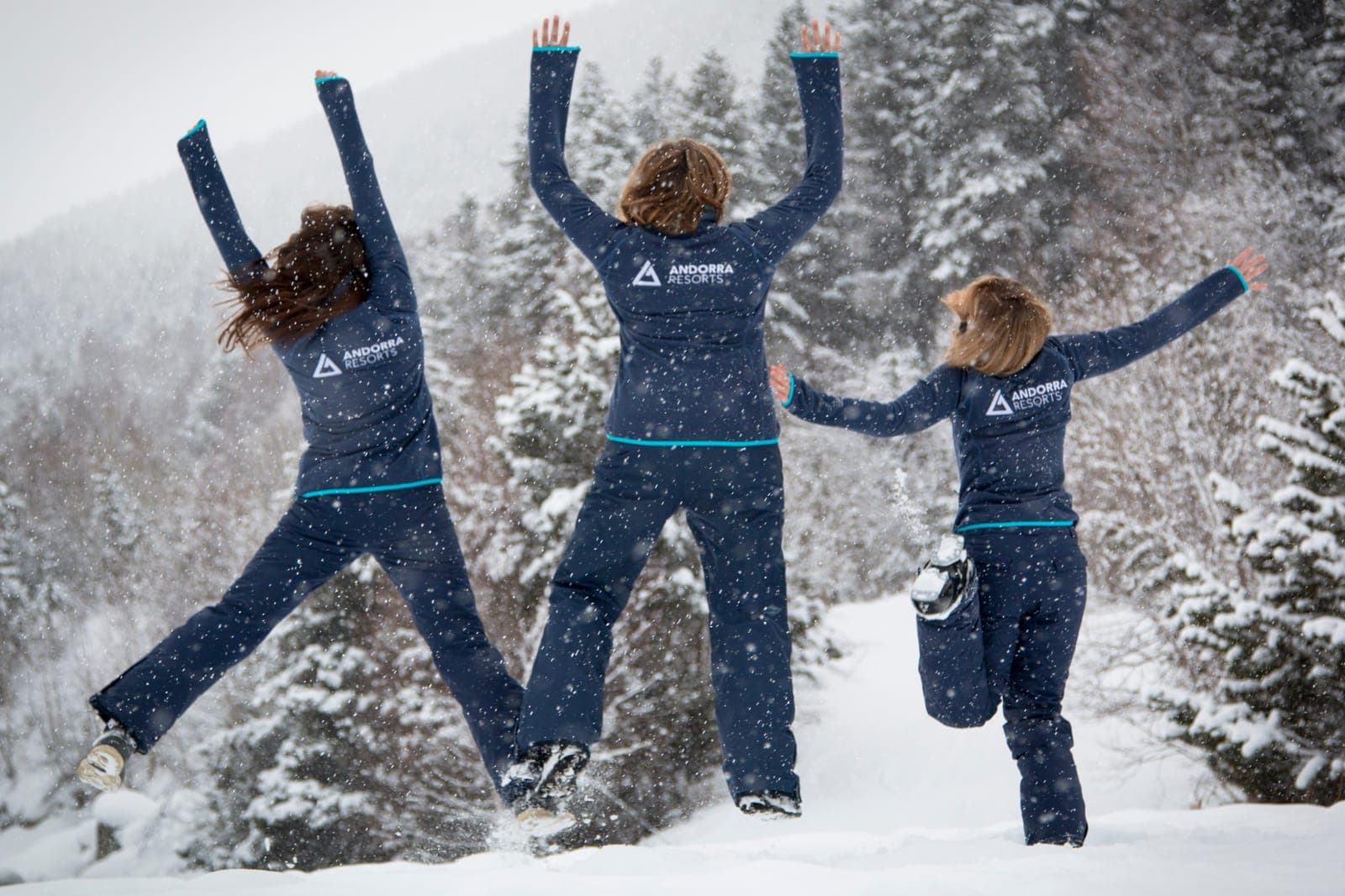 The Arinsal.co.uk team on the slopes