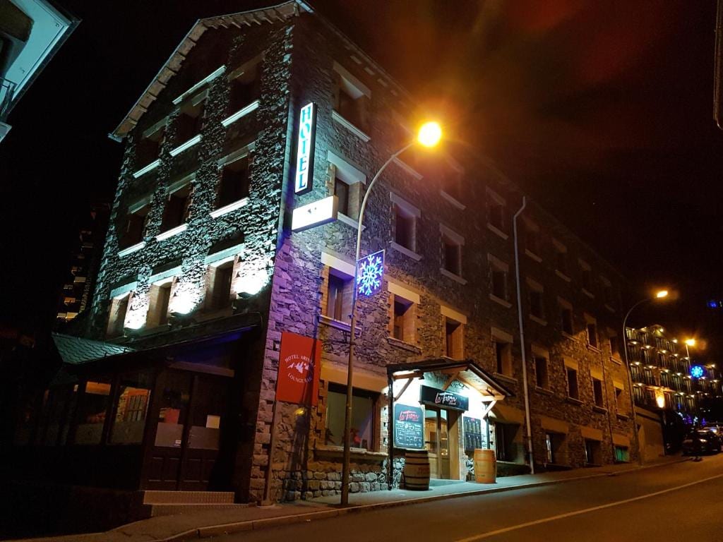 Hotel Arinsal — photo 1 of 7