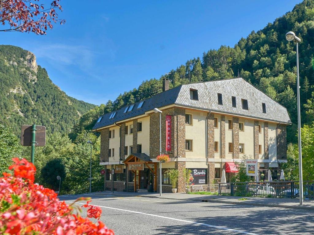 Hotel Palarine — photo 1 of 6