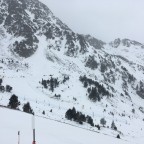 Snowfall and low visibility today on the slopes of Arcalís