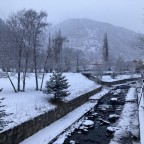 Some snow on the river of Arinsal