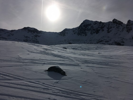 The off piste looks good but we recommend you to stay out of it until next snowfalls