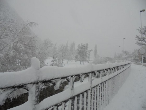 Heavy snowfall in arinsal at village level