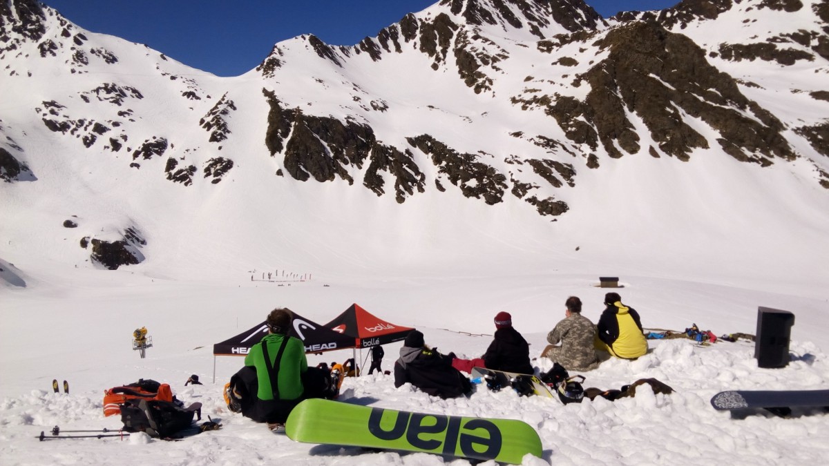 Some riders watching the freeride contest