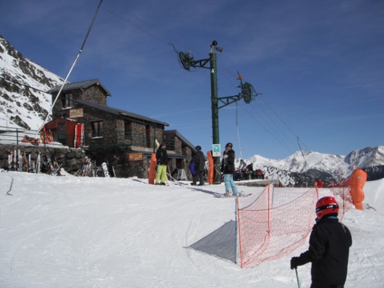 Igloo bar top of snow park