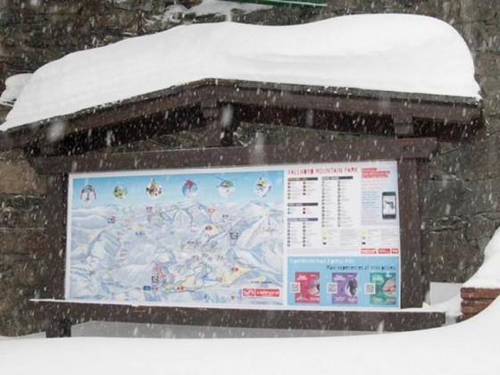 Piste map at the top of the gondola - 30/11/2013