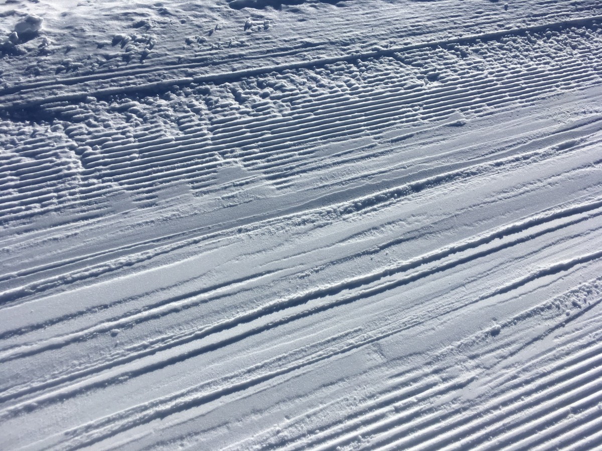The texture of the snow has maintain through the day due to the low temperatures