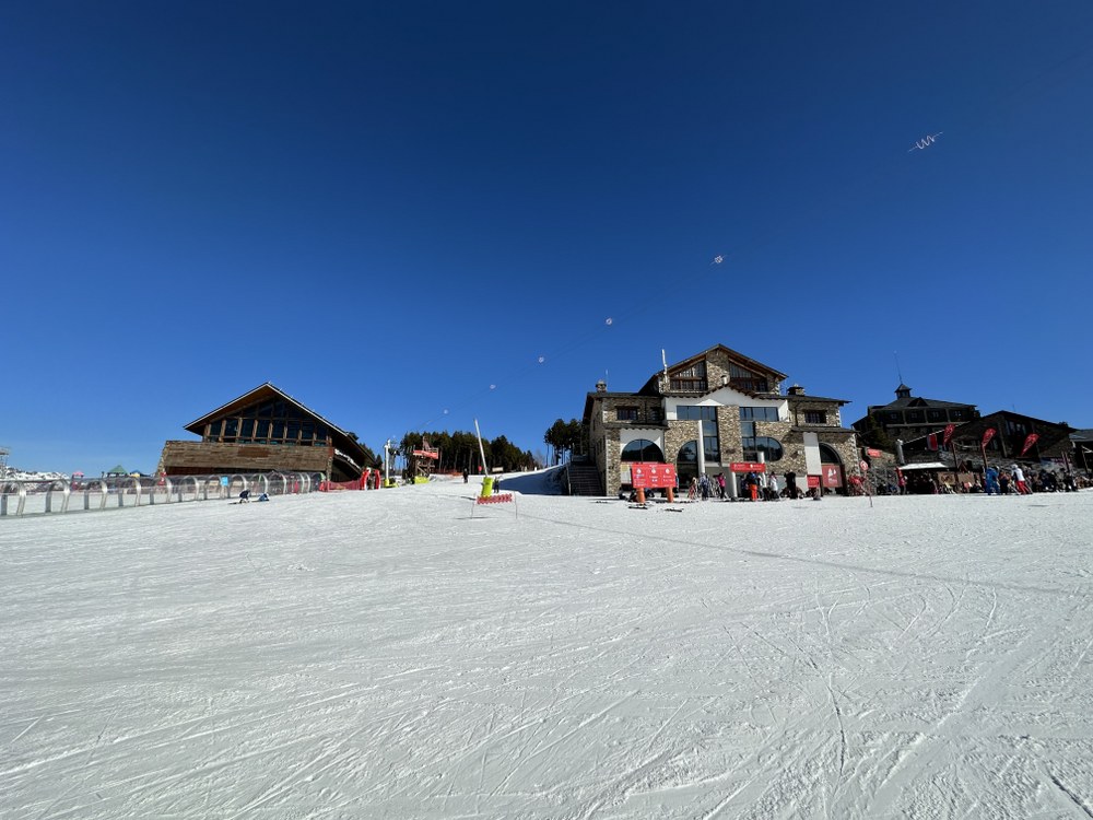 Pal gondola on the left, ski school on the right
