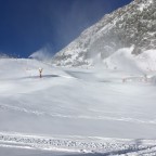 The snow cannons are working on the slopes of Arinsal